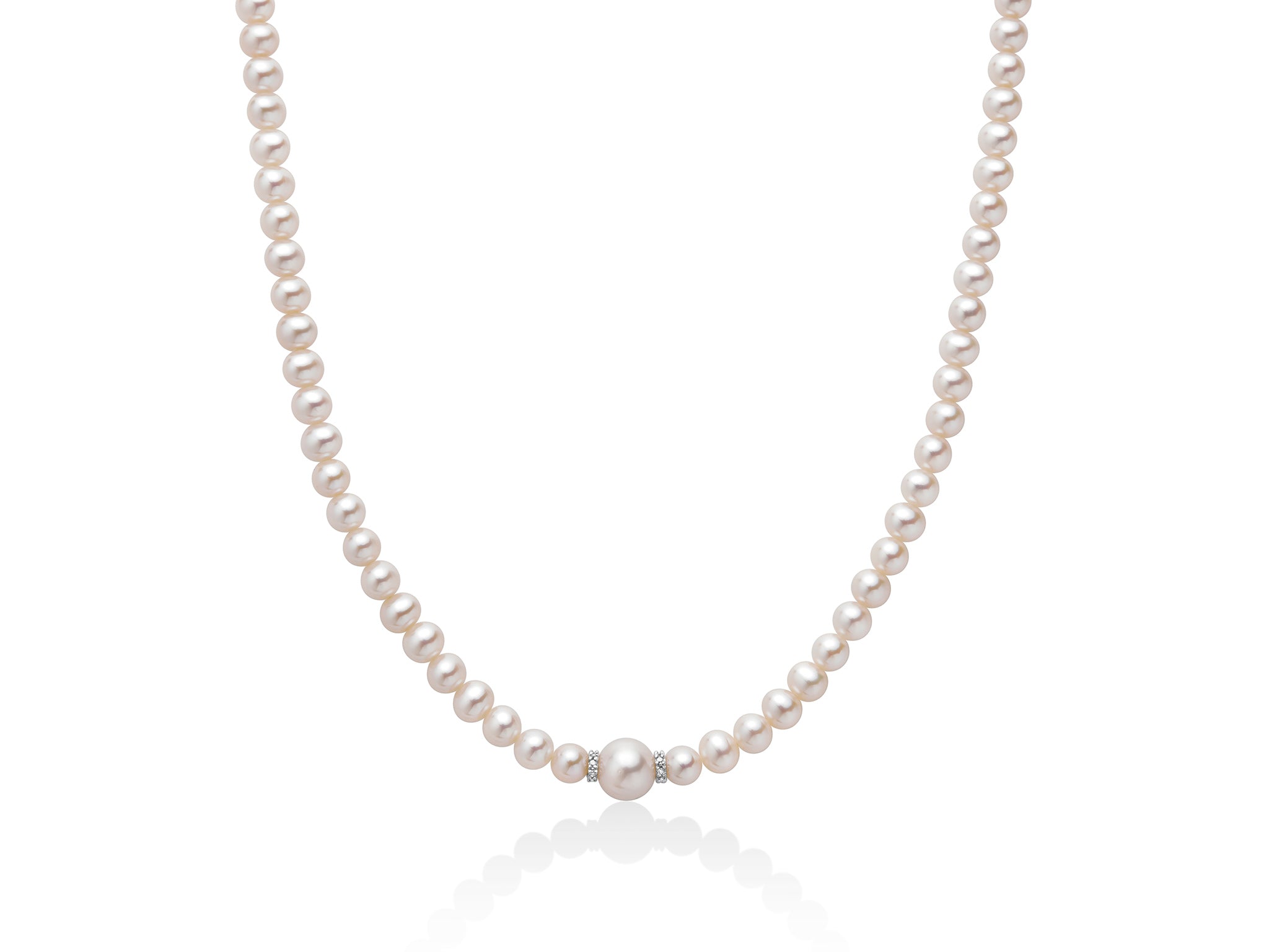 Collana di perle Oriente con distanziali in oro bianco e diamanti