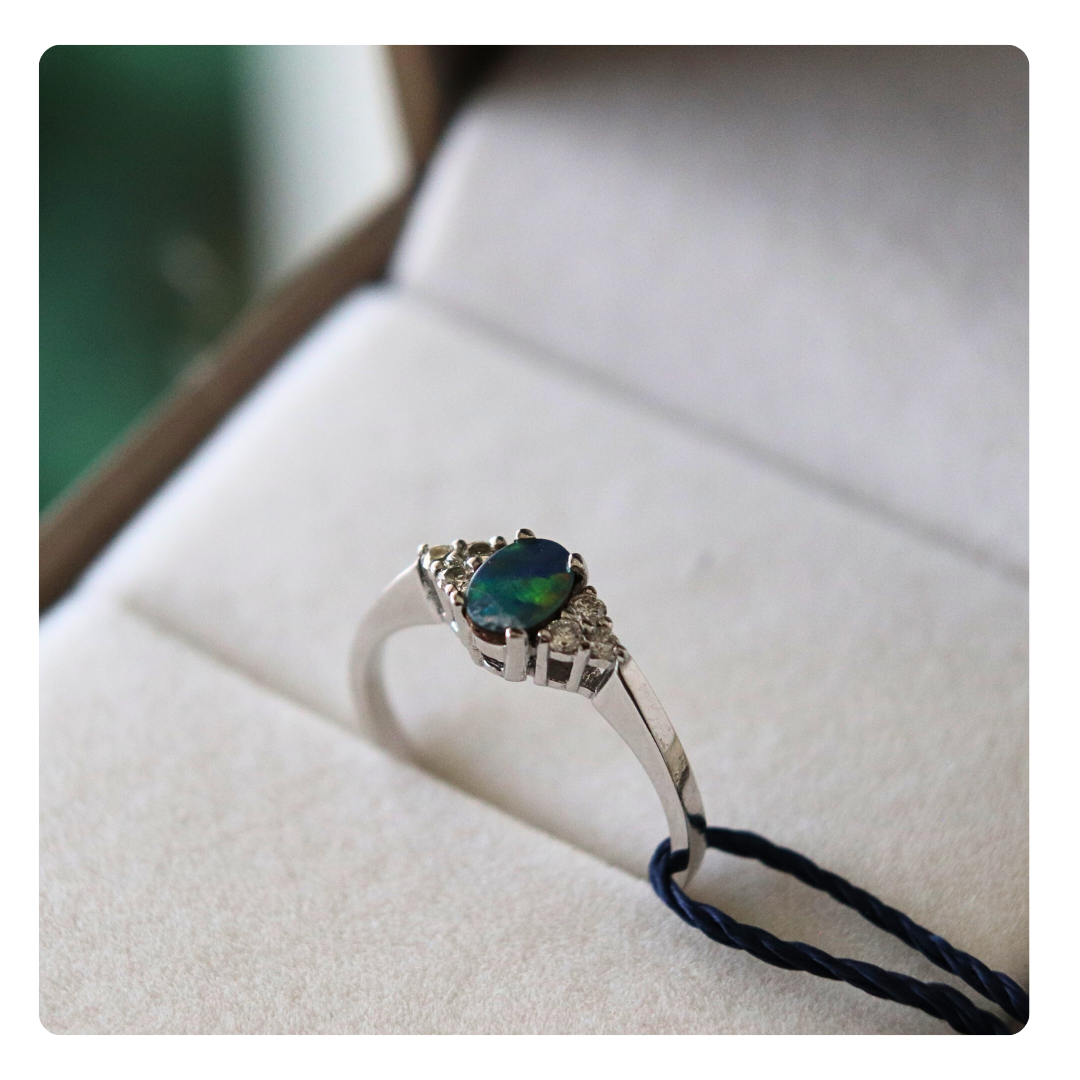 Anello in Oro 18kt con Opale e Diamante | Giovanni Pace Jewels