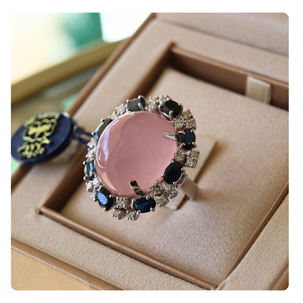 Anello in Oro 18kt con Quarzo Rosa, Diamante e Zaffiro | Giovanni Pace Jewels