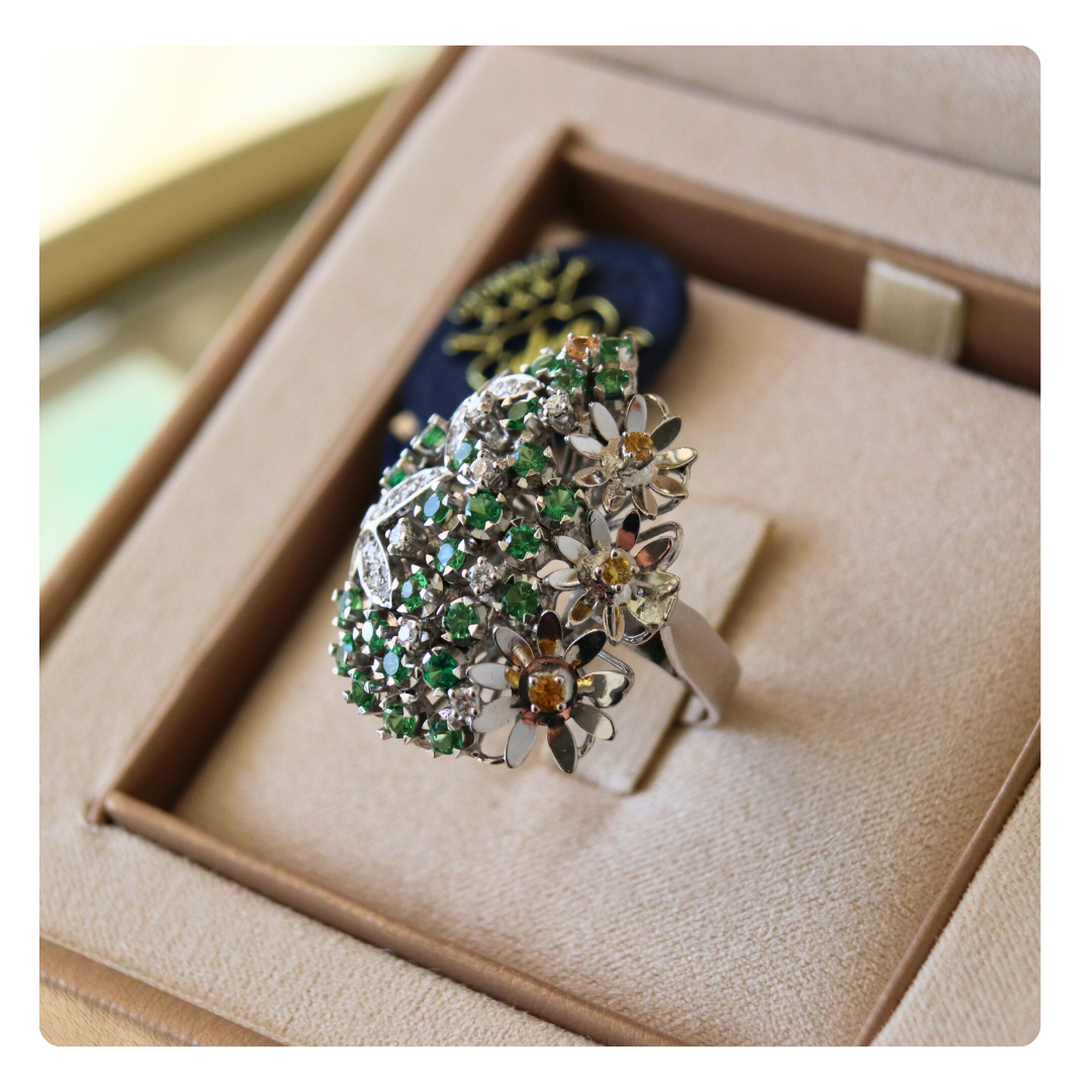 Anello in Oro 18kt con Diamante, Tsavorite e Zaffiri Gialli | Giovanni Pace Jewels
